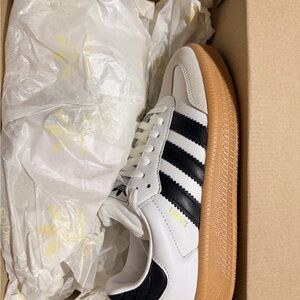 Adidas Samba XLG J size 5 youth or 6.5 women’s